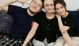 娱乐吃瓜爆料狗仔,吃瓜爆料狗仔背后的故事